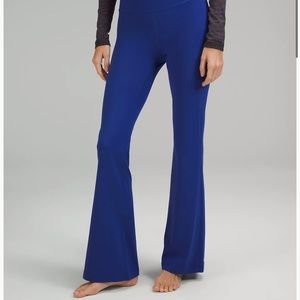 NWT Lululemon Groove Super-High-Rise Flared Pant Nulu Size 6